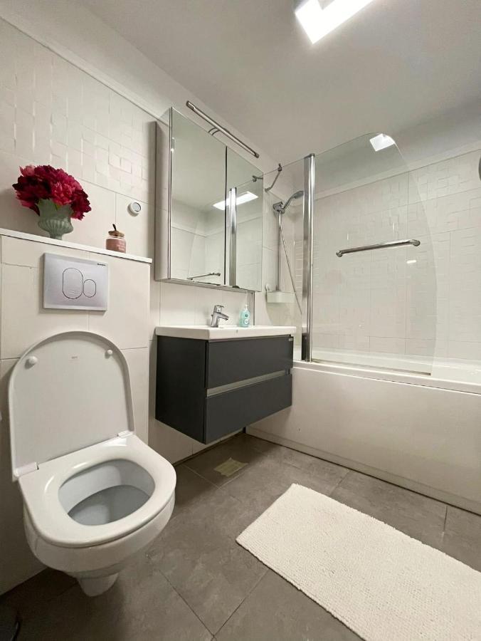 Start 2 * Bucureşti